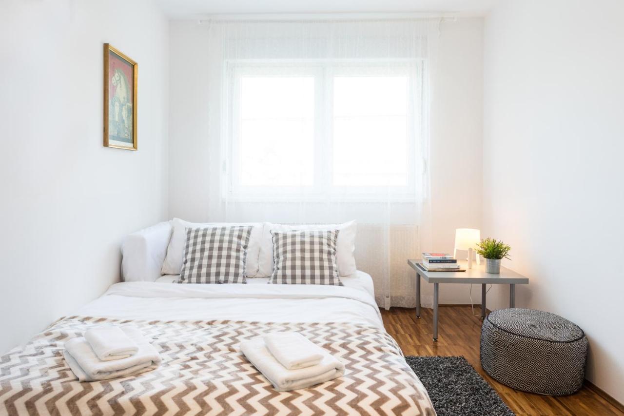 Spacious 2Bdr Apartment - Free Parking 萨格勒布 外观 照片