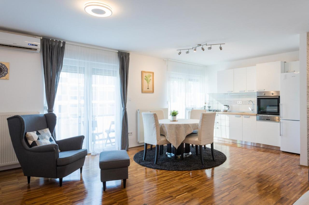 Spacious 2Bdr Apartment - Free Parking 萨格勒布 外观 照片