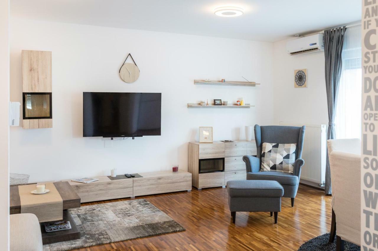 Spacious 2Bdr Apartment - Free Parking 萨格勒布 外观 照片