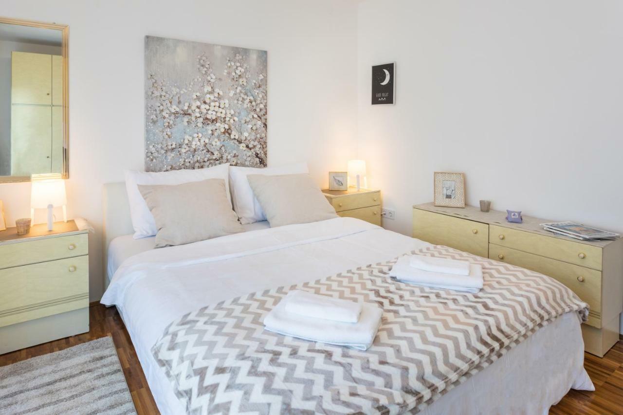 Spacious 2Bdr Apartment - Free Parking 萨格勒布 外观 照片
