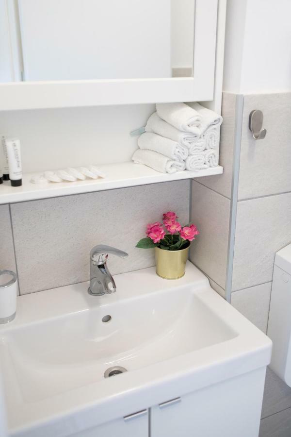 Spacious 2Bdr Apartment - Free Parking 萨格勒布 外观 照片